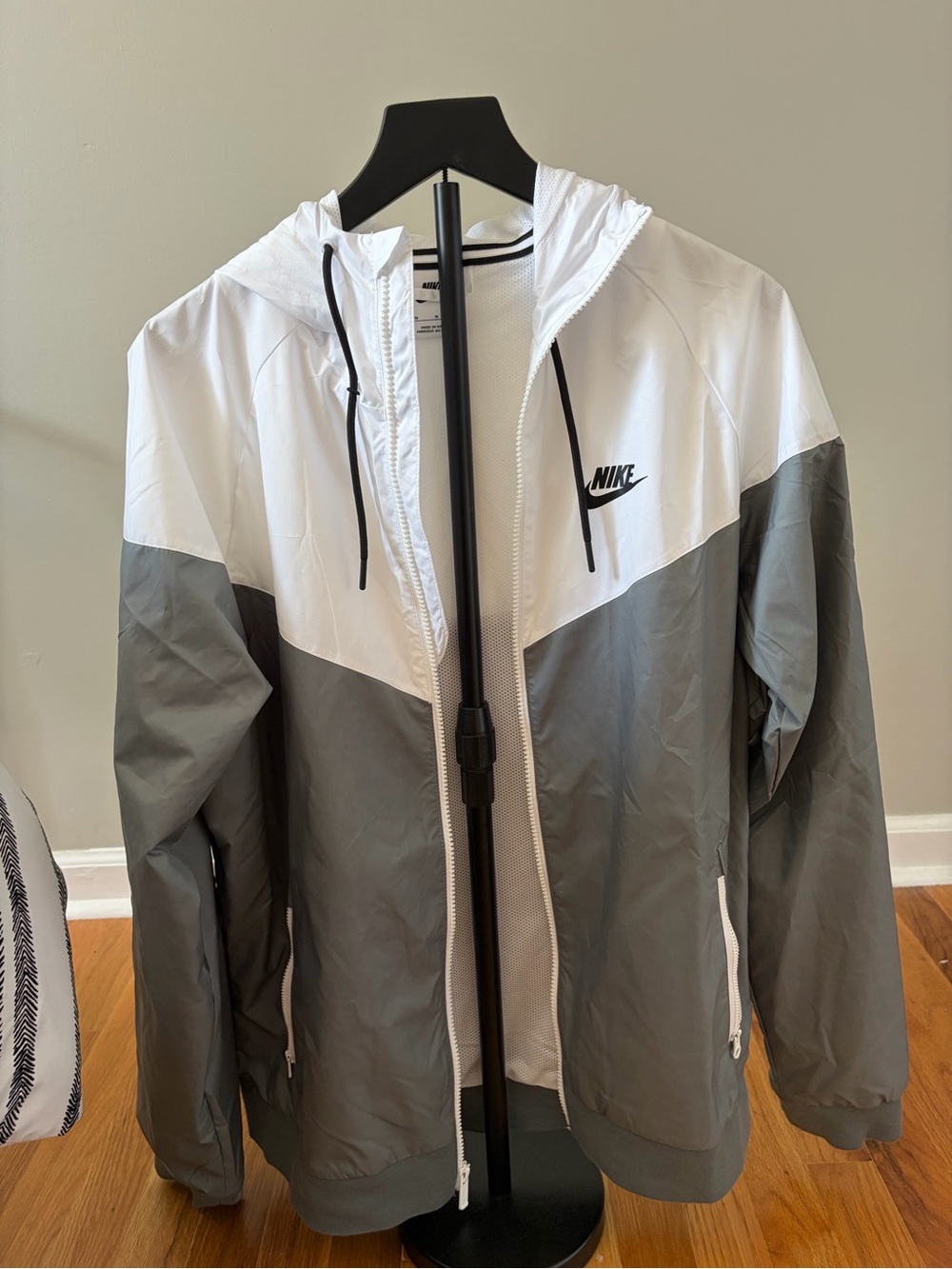 Nike Women’s White & Gray Windbreaker Jacket with Hood